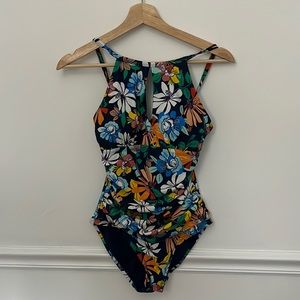 Ellen Tracy - One Piece Floral  Flattering Swimsuit - Sz 6
